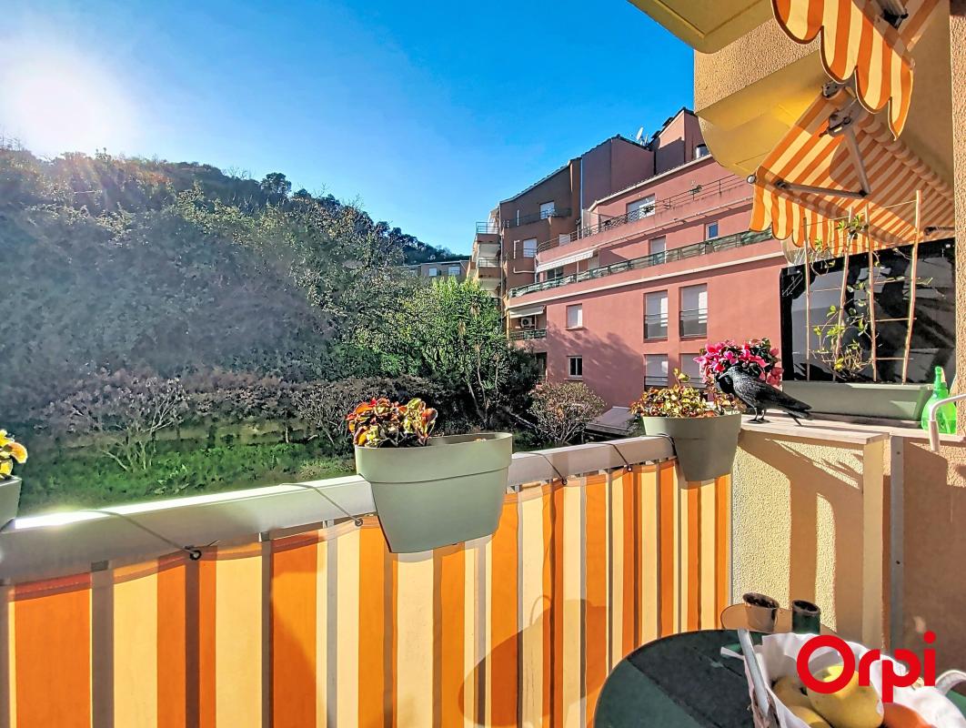 MENTON, QUARTIER BORRIGO : 2 PIÈCES DE 40,25 M2 AVEC CAVE ET PARKING PRIVÉ