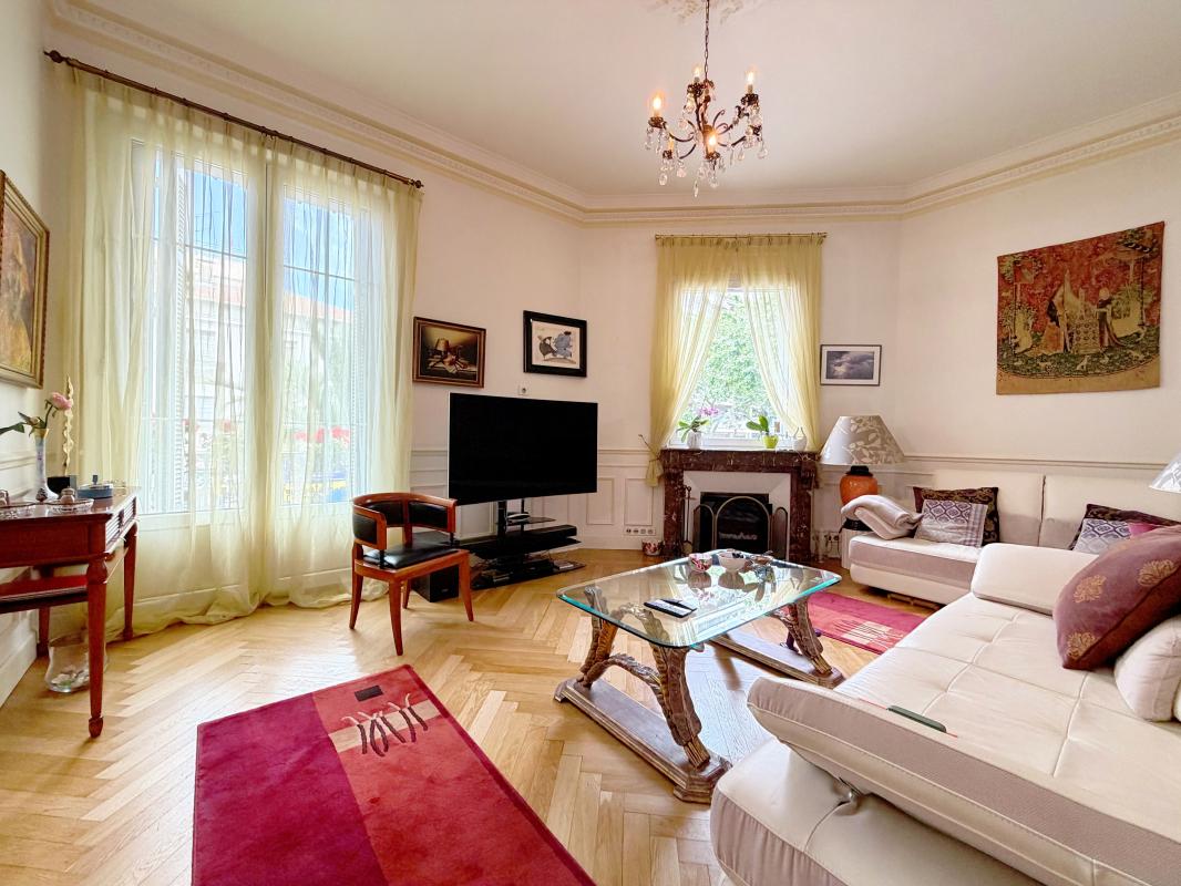 Appartement bourgeois 4P, 117 m², balcons, cave et garage – Cannes Carnot, gare à pied ✨