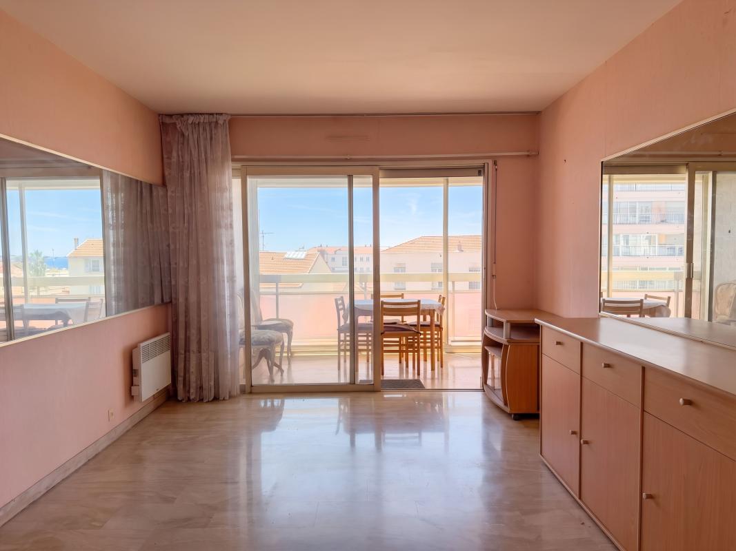 ️ Cannes Bas Carnot — 2 pièces 49 m², véranda, parking