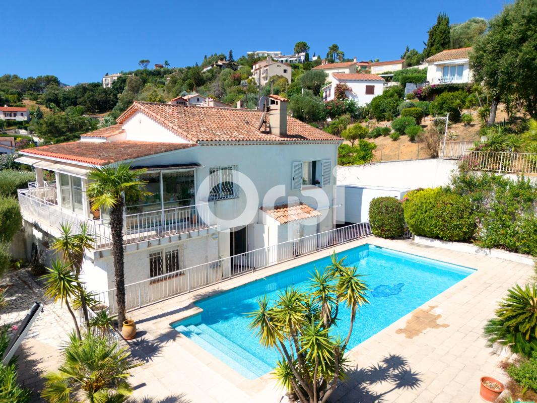 MAISON INDIVIDUELLE - MINELLE - PISCINE - VUE ESTÉREL - DOUBLE GARAGES - TRAVAUX À PRÉVOIR