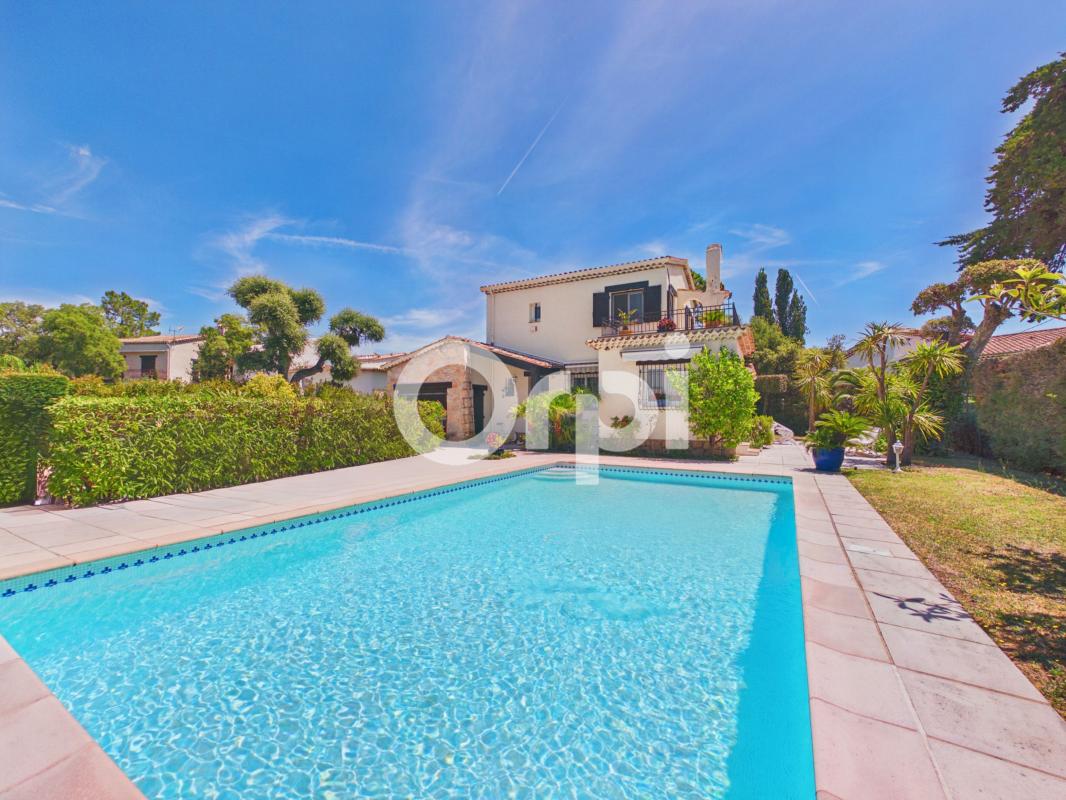 MINELLE - CALME - 3 CHAMBRES + STUDIO - GARAGE - PISCINE ET TERRAIN PLAT