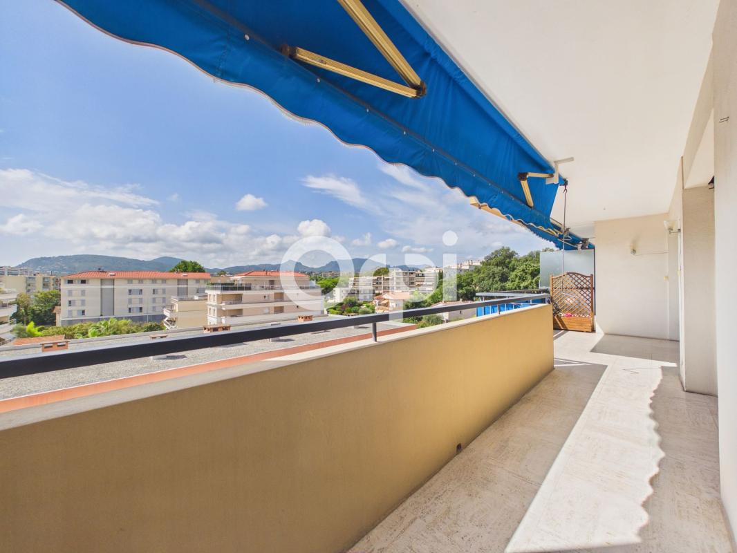 APPARTEMENT T3 - 86M2 - STATIONNEMENT/ CAVE - CENTRE VILLE - TRAVERSANT - DERNIER ÉTAGE