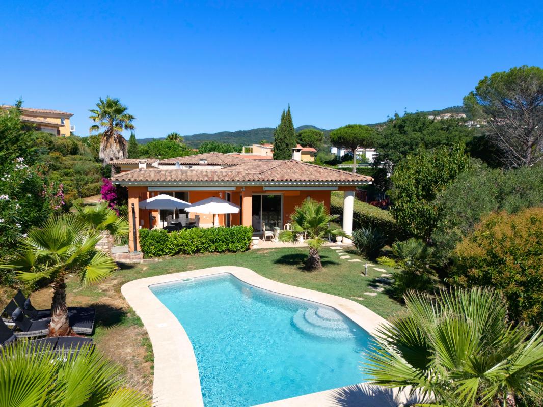 PROCHES COMMODITÉS - PISCINE - DOUBLE GARAGE - DOMAINE PRIVÉE SÉCURISÉ 24/24