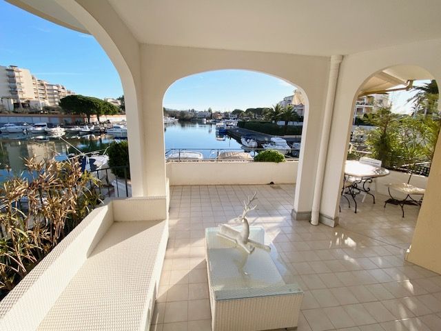 EXCLUSIVITÉ; PROCHE DES COMMODITÉS ÎLE DE CANNES MARINA VUE DEGAGÉE PRESTATION HAUT DE GAMME