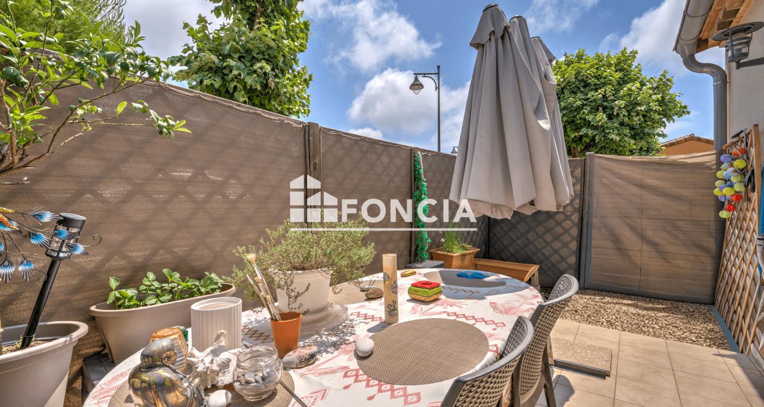 Appartement 2 pièces de 42m2 en rez-de-jardin avec terrasse et parking - loué