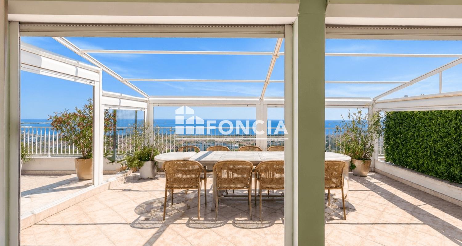 DOMAINE DU LOUP – ENSEMBLE IMMOBILIER D'EXCEPTION DE 132m2  AVEC ROOFTOP PRIVATIF ET VUE MER PANORAMIQUE