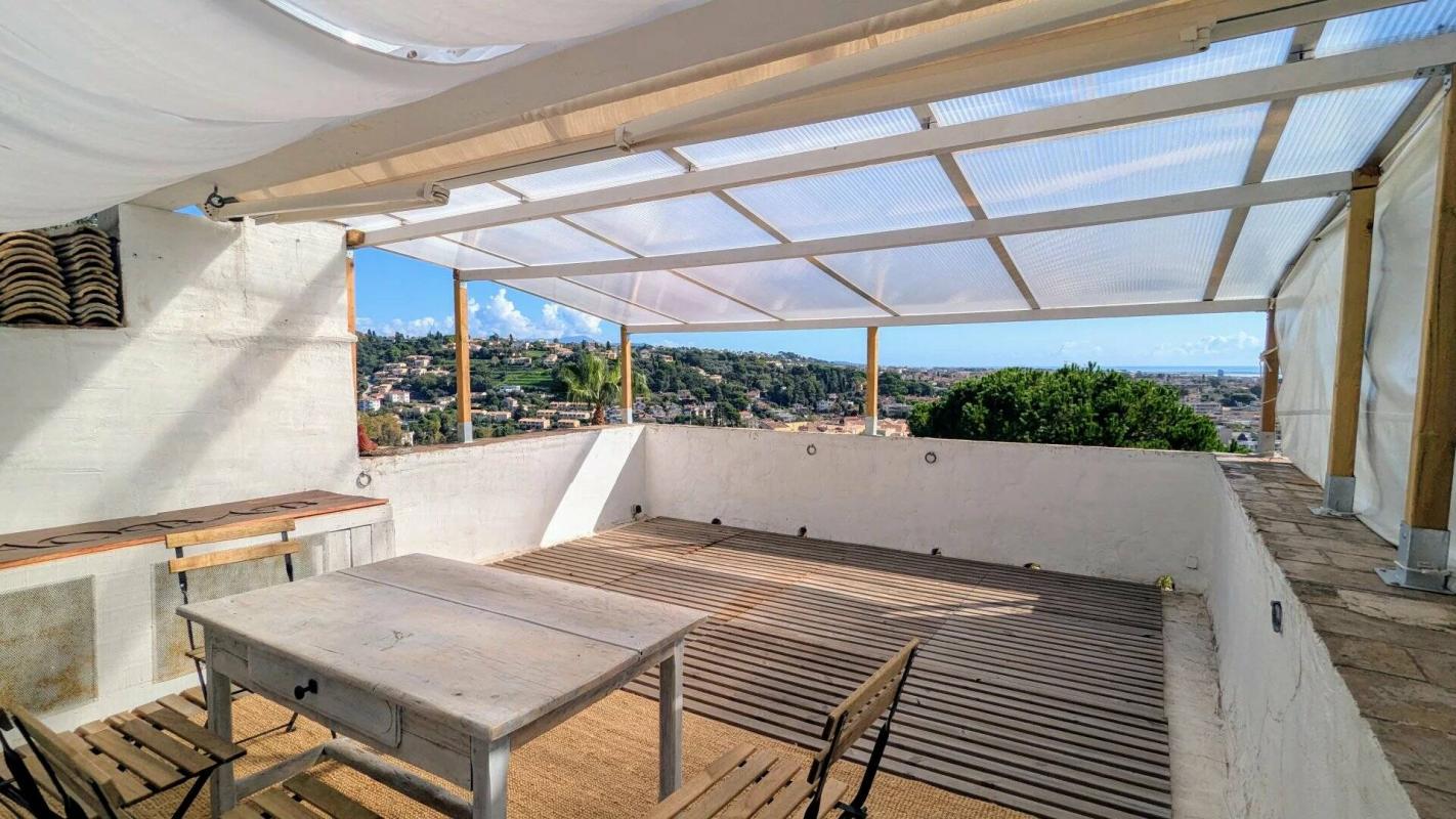 CAGNES-SUR-MER / HAUTS DE CAGNES - Maison de charme 5/6 pièces avec terrasse vue mer