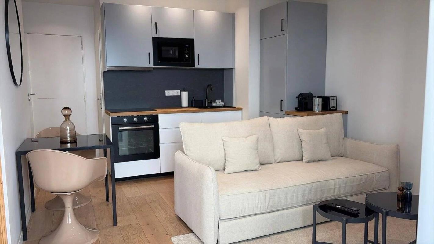 CANNES-LA BANANE-APPARTEMENT 2 pièces avec balcon