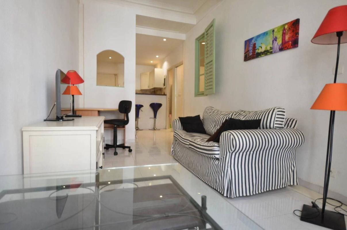 NICE - HYPERCENTRE - 3 pièces meublé - 966€/mois CC