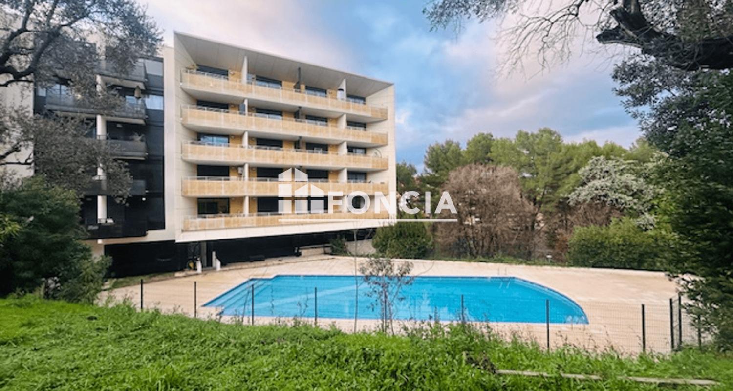 CANNES SPACIEUX ET LUXUEUX 2P AVEC TERASSE DE 40 M2 SUR PARC PARK ET PISCINE