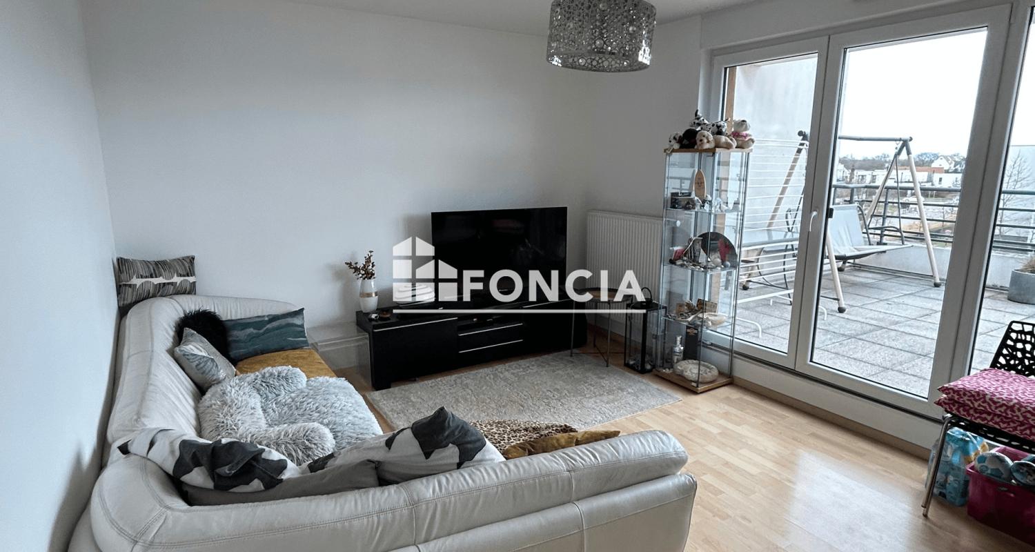 Appartement 2 pièces en attique avec grande terrasse – Holtzheim