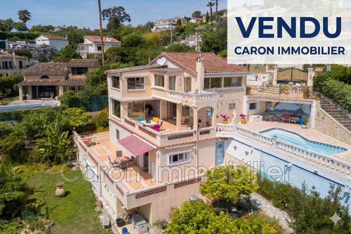 Mandelieu proximité centre ville, villa vue mer panoramique