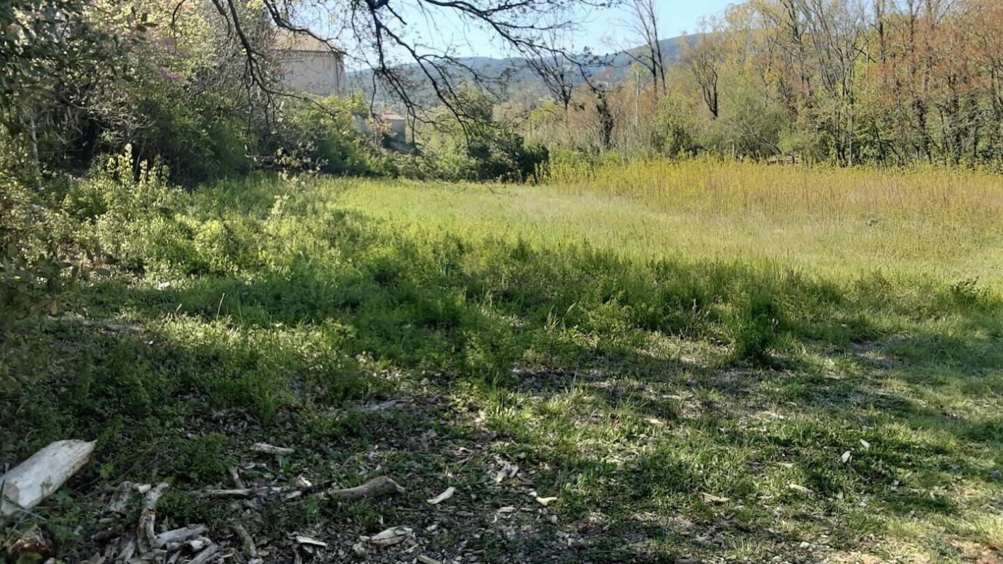 Terrain — Saint-Montan