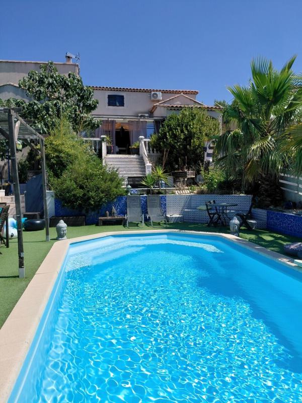 SUPERBE VILLA ATYPIQUE DE 210 M² HAB SUR 1296 M² DE TERRAIN