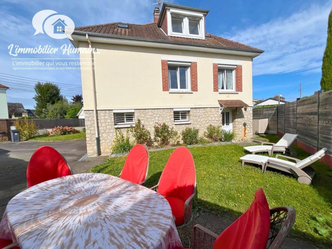 VILLAGE, MAISON LUMINEUSE AVEC JARDIN, IDEAL FAMILLE ET TELETRAVAIL