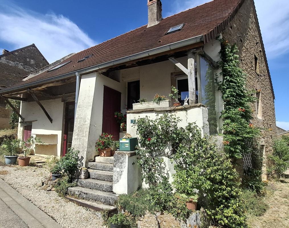 MAISON DE VILLAGE RENOVEE EN PIERRE