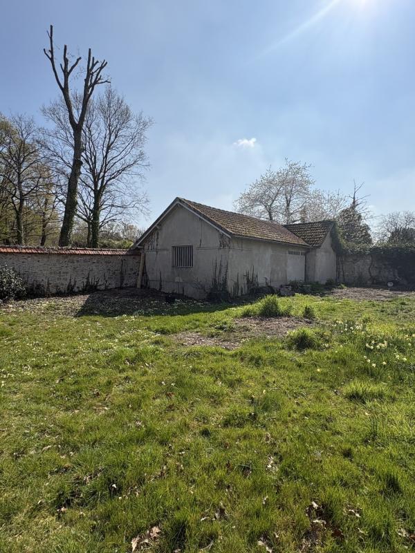Maison à rénover avec terrain de 3335m²