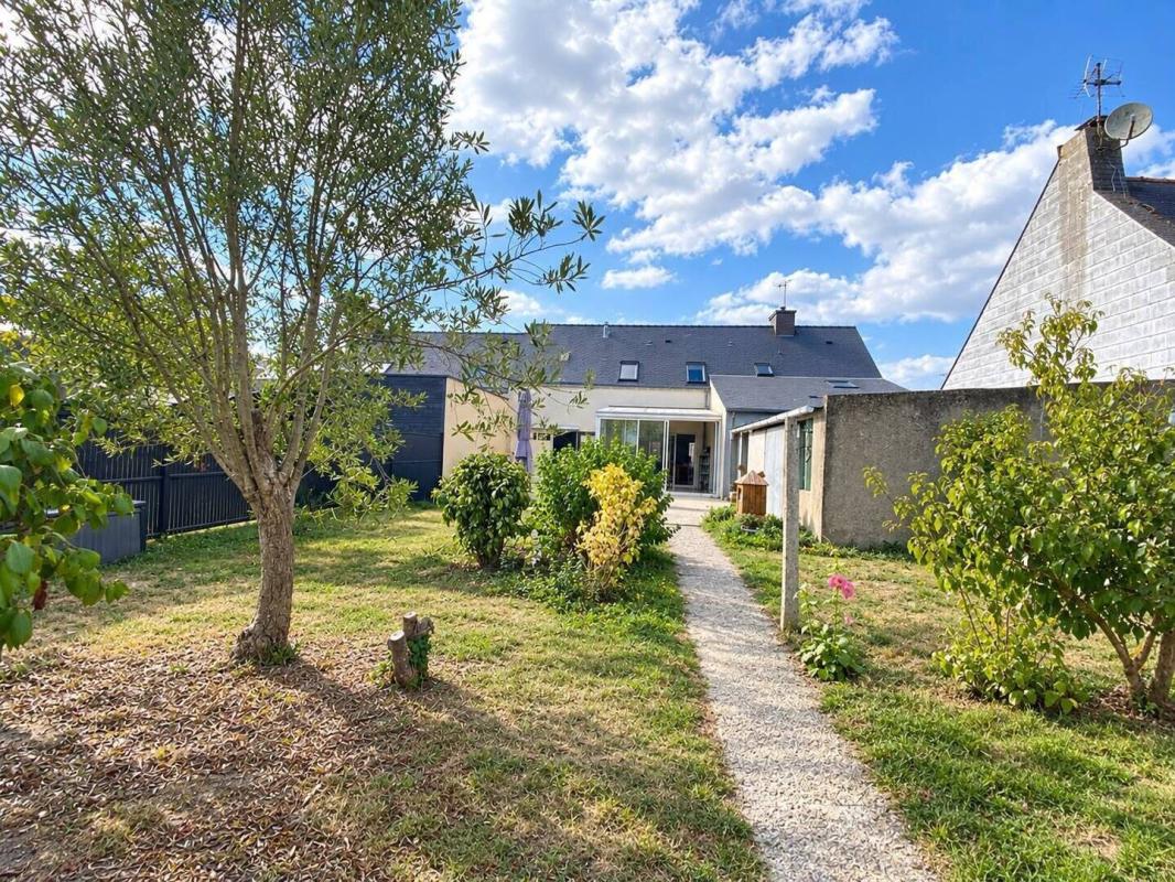 Maison en pierre centre bourg