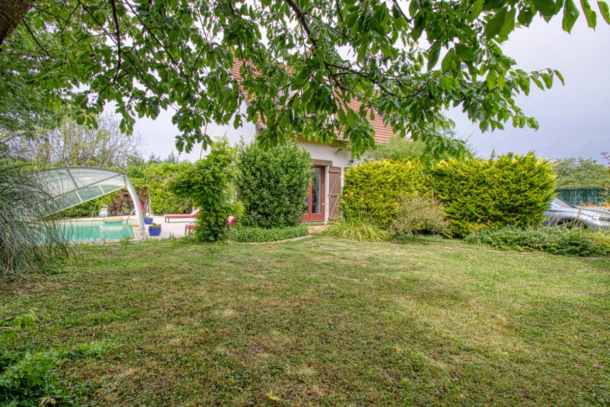 CHALIFERT – Maison familiale avec piscine sur un terrain de 827 m²