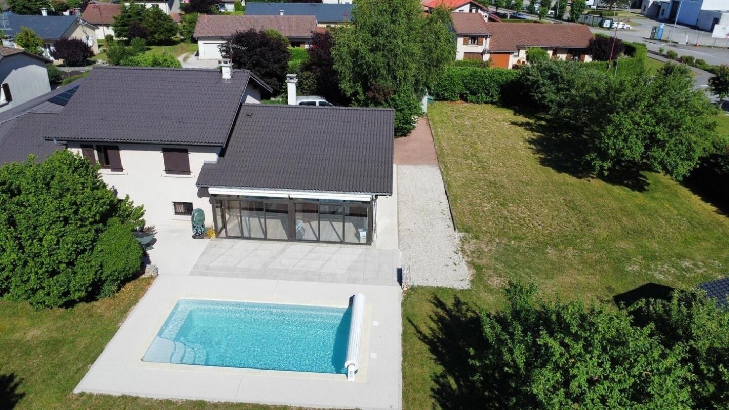 Maison avec piscine au cœur d’un écrin de verdure- terrain de 4500m2