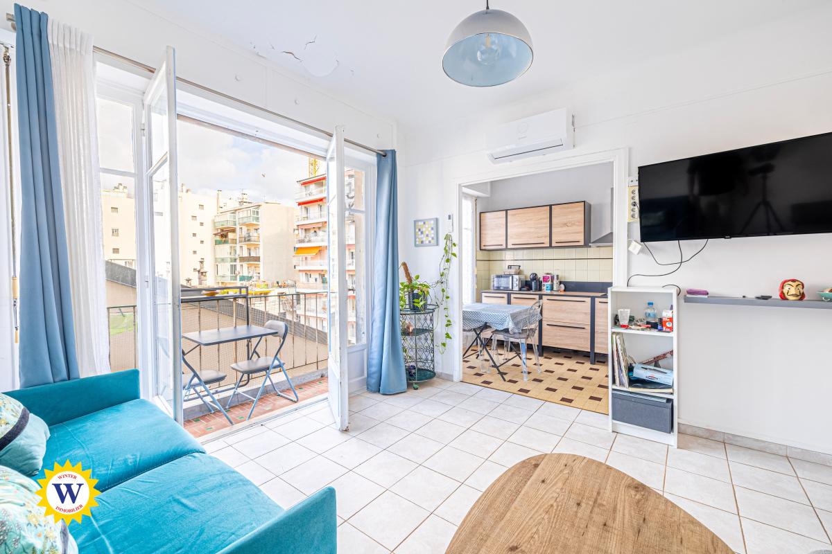Nice Centre – Studio lumineux en étage élevé avec balcon et vue dégagée