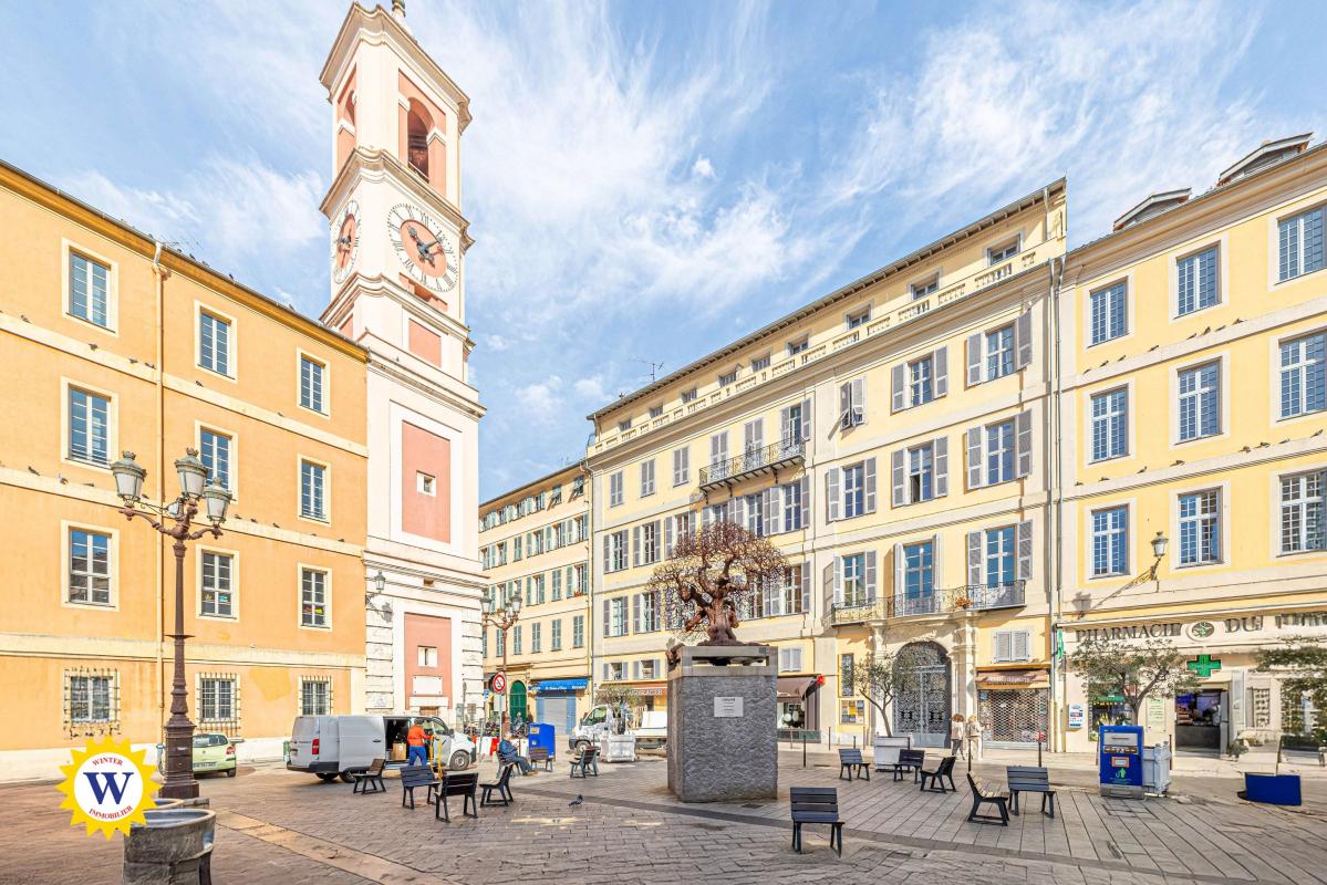 NICE VIEUX NICE / RUE DE L'ABBAYE - 2 pièces en dernier étage de 38 m2 avec mezzanine, à deux pas de la vielle ville, Masséna, Garibaldi ! location saisonnière OK
