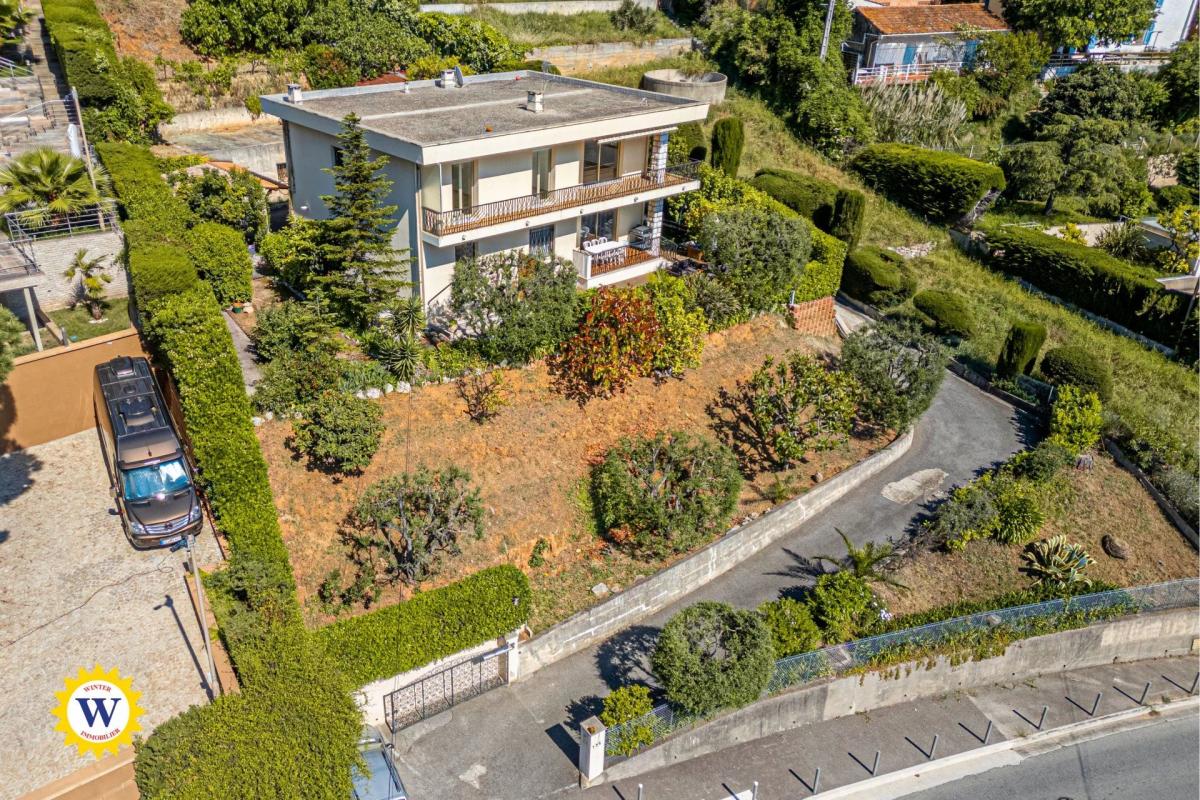 VIILA CORNICHE FLEURIE VUE MER