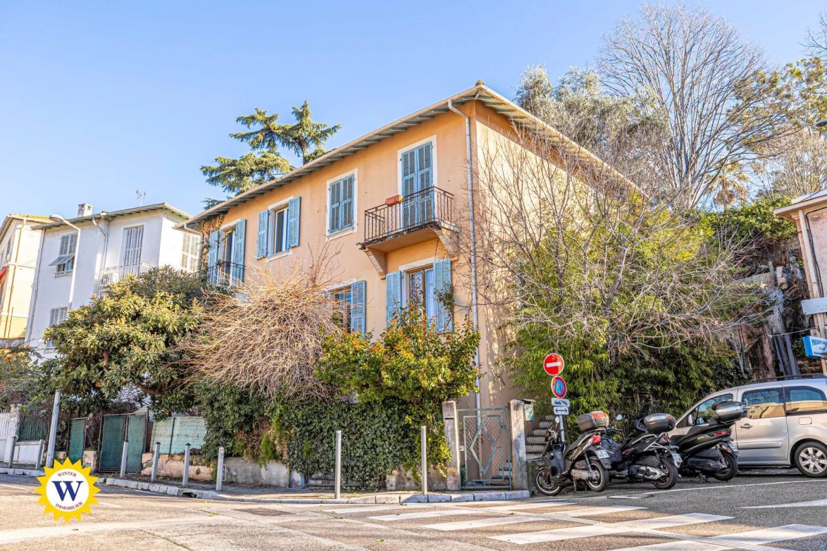NICE CIMIEZ - MAISON MITOYENNE A RENOVER