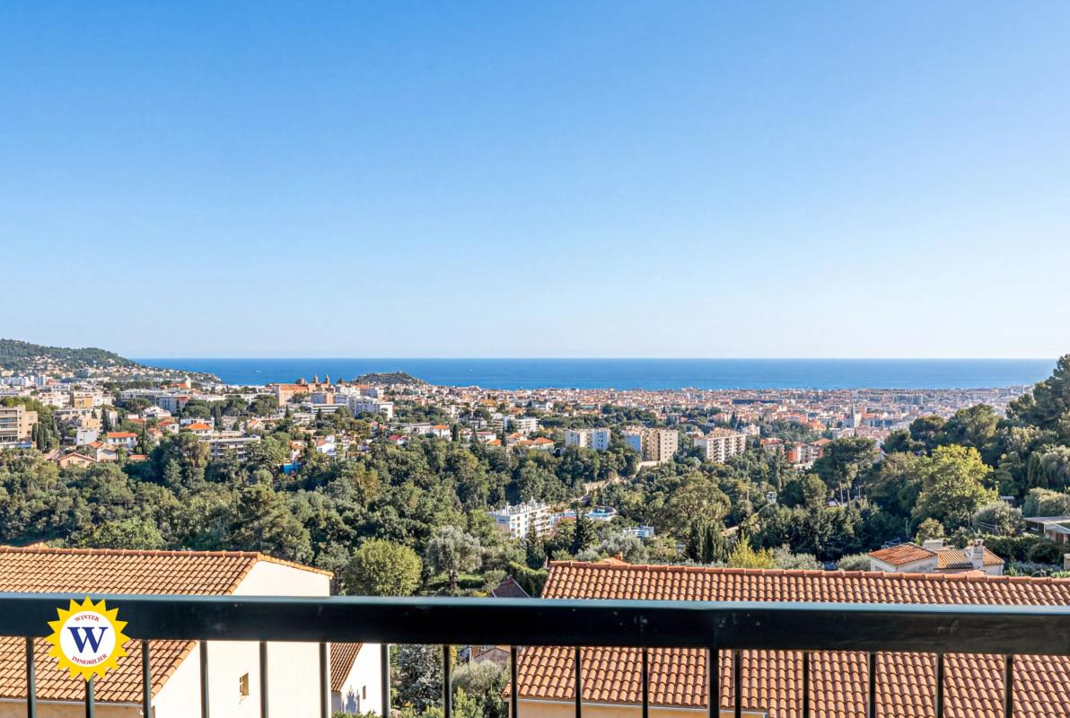 GRAND STUDIO AVEC VUE PANORAMIQUE, TERRASSE ET GARAGE