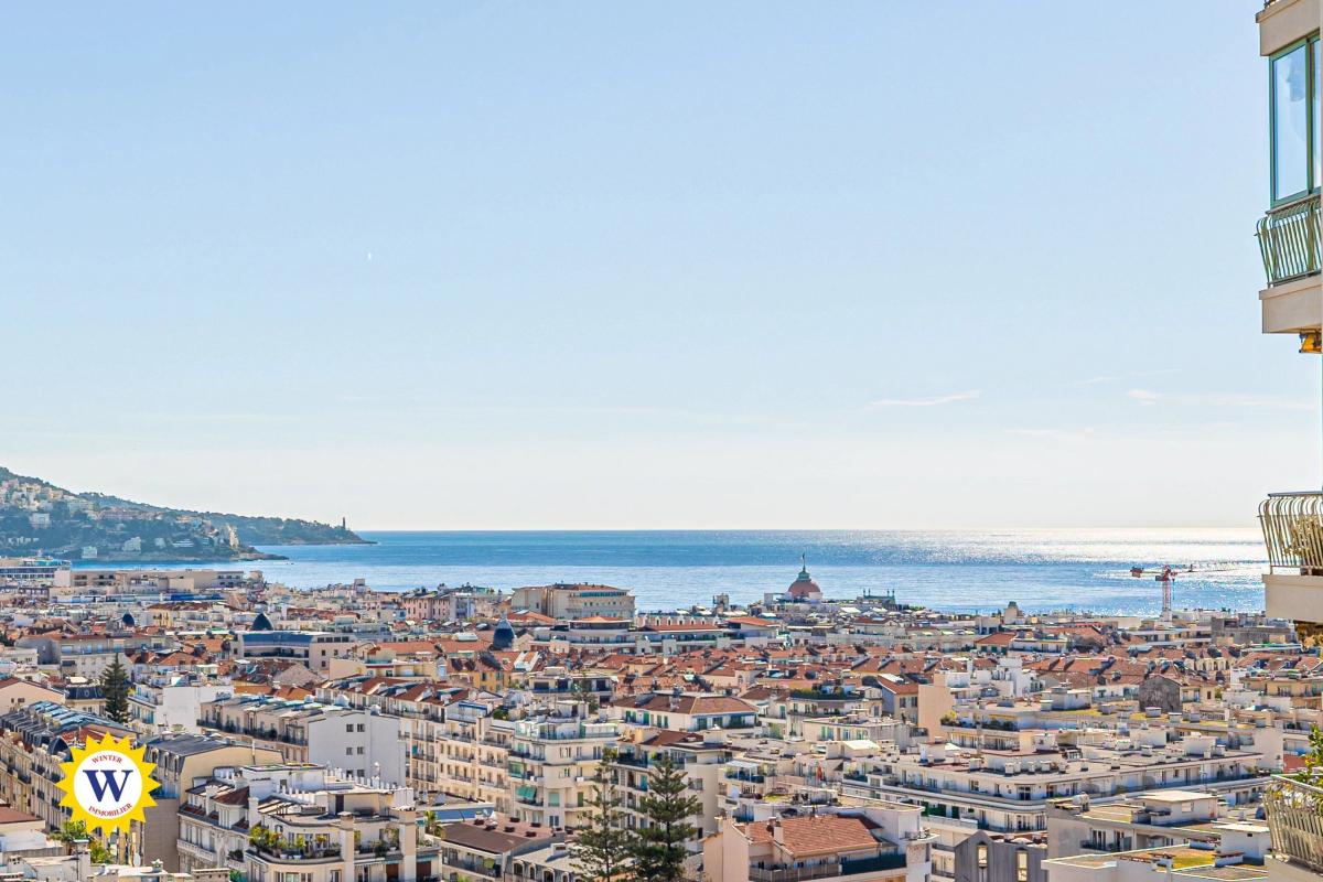 Nice Baumettes – Élégant 2 pièces avec terrasse, vue ville et mer, garage inclus