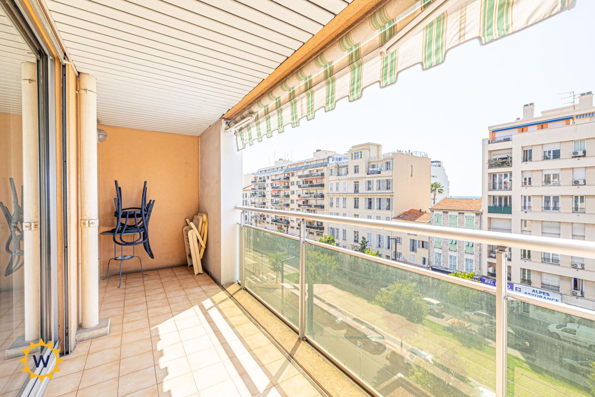 Nice – Rue de France | Élégant 3 pièces avec terrasse, balcon, parking et aperçu mer
