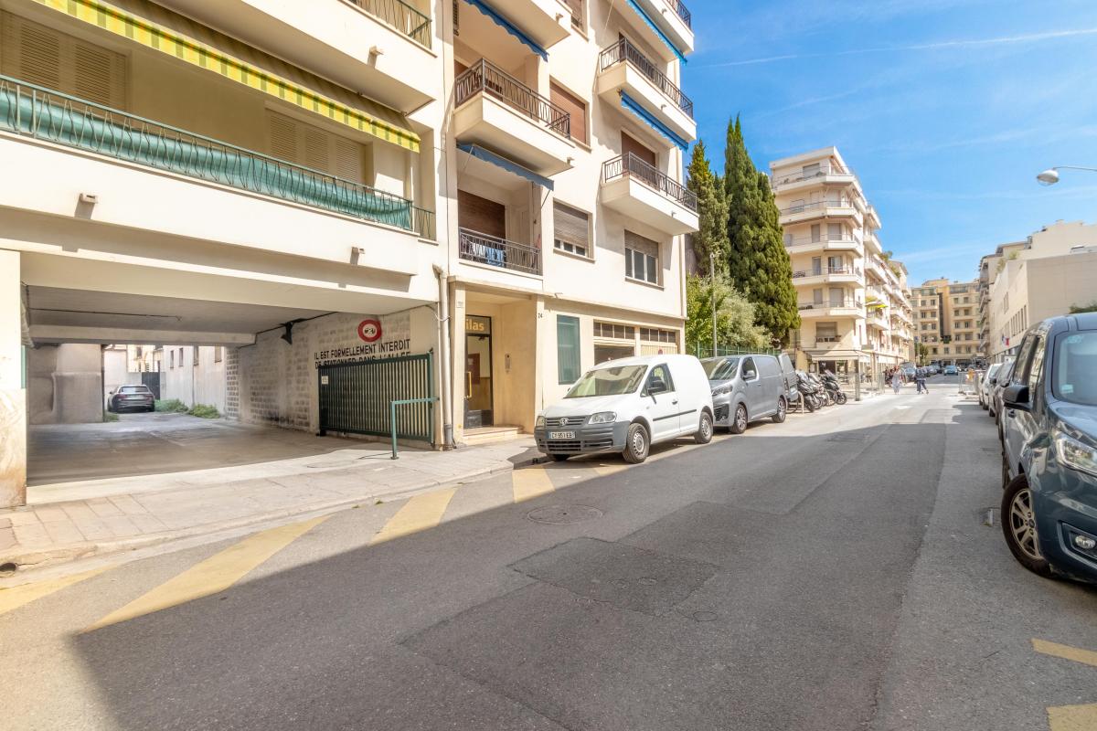 Appartement À Louer vide au calme absoulu - cave