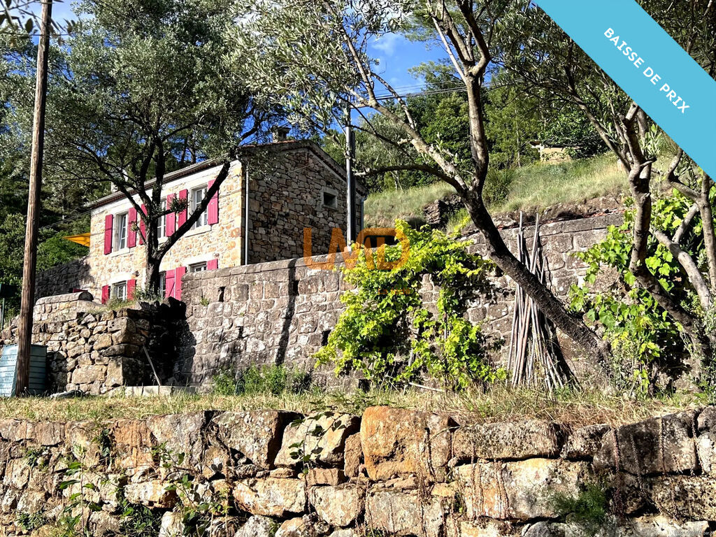 Maison en pierre, au calme