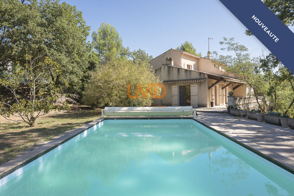 Maison familiale avec piscine sur 3900m2 arborés plein sud