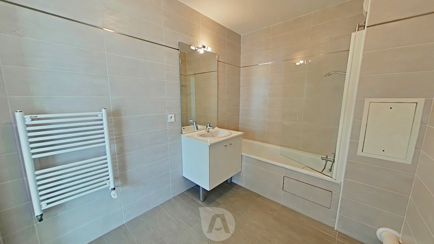 Appartement 2 pièces de 45.50m2 carrez avec balcon et place de parking à CONFLANS STE HONORINE - Photo 5