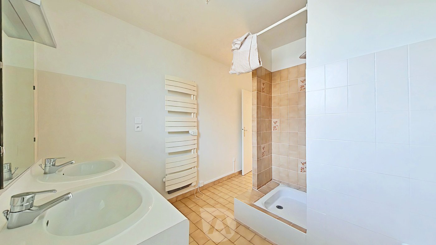 Appartement 4 pièces 103.25m² avec deux balcons et garage STRASBOURG - Photo 3