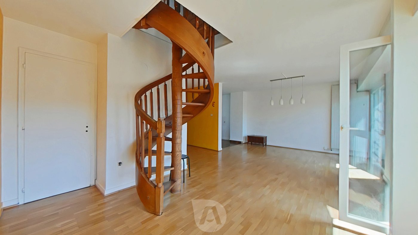 Duplex 5 pièces à STRASBOURG avec balcon et garage - Photo 2