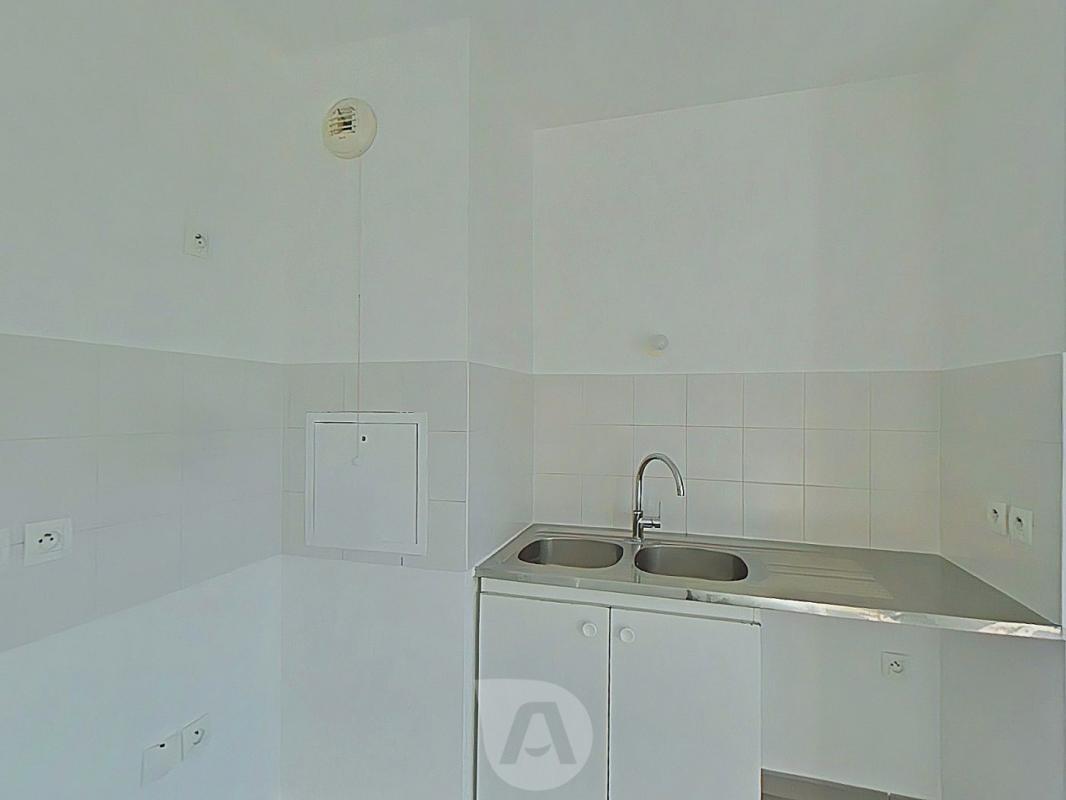 Appartement 4 pièces 3 chambres 71.97m² carrez BUSSY ST GEORGES - Photo 4
