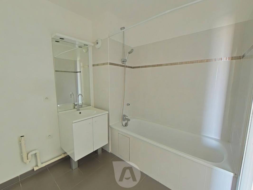 Appartement 4 pièces 3 chambres 71.97m² carrez BUSSY ST GEORGES - Photo 5
