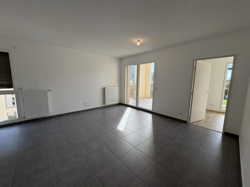 T3 - Photo 3