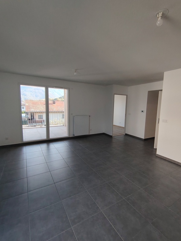 T3 - Photo 2