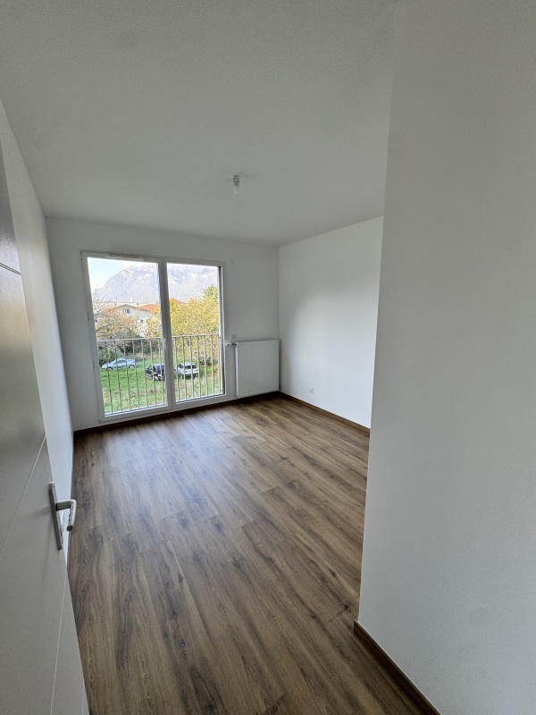 T3 - Photo 3