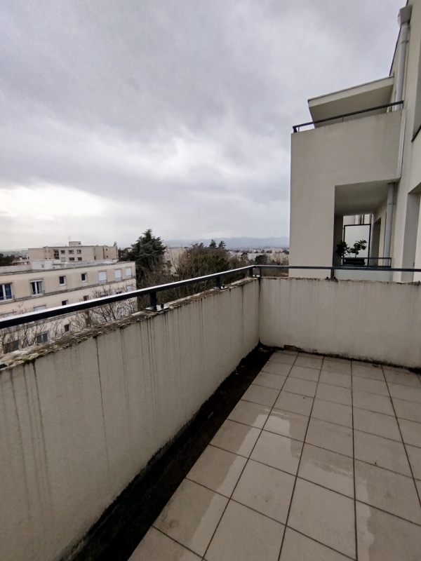 T1 - Photo 3
