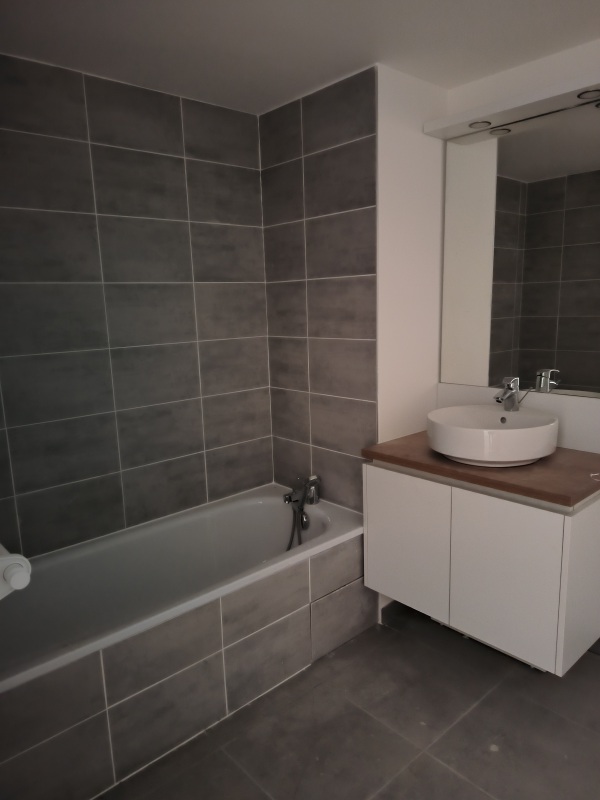 T1 - Photo 3