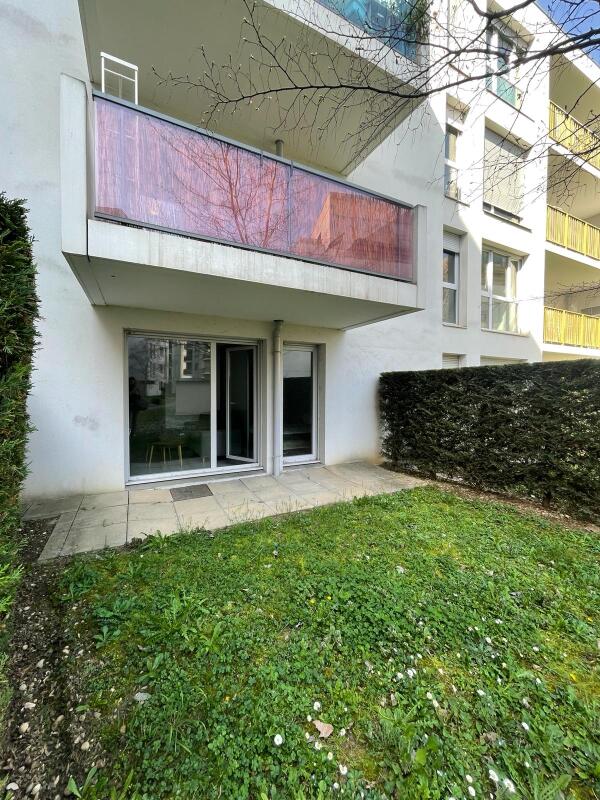 T1 - Photo 2