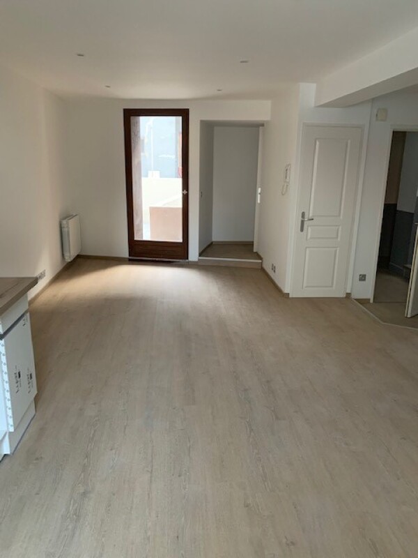 T3 - Photo 2