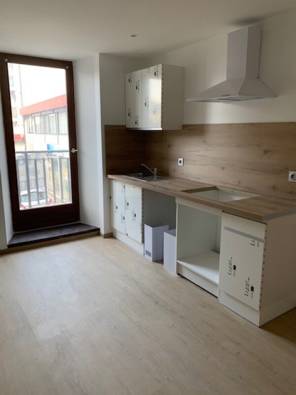 T3 - Photo 3