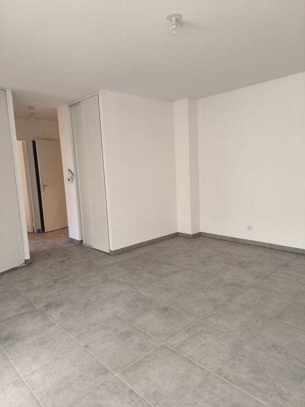 T3 - Photo 2