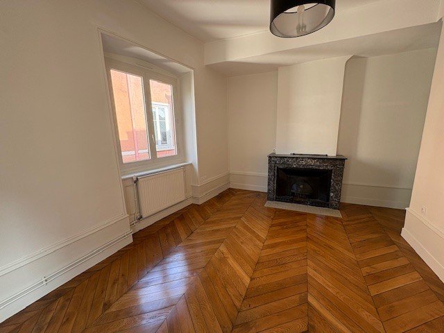 Appartement à louer, 4 pièces, 80 m², Lyon 2eme Arrondissement
