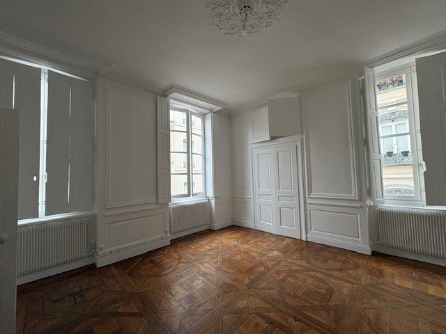 T4 RENOVE PLACE SATHONAY 69001 LYON - Photo 4